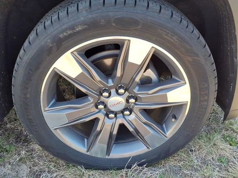 Used 2019 GMC Acadia SLT w/ LPO, Cargo Package FWD image 8