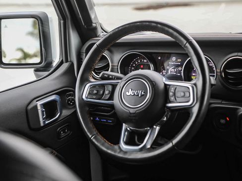 Used 2022 Jeep Wrangler Unlimited Sahara image 15