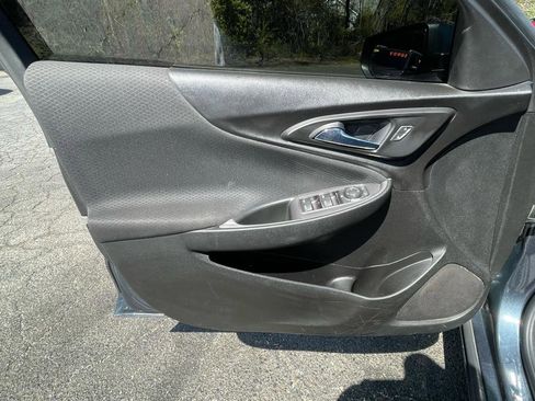 Used 2021 Chevrolet Malibu RS image 16