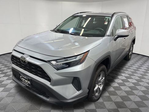 Used 2023 Toyota RAV4 XLE AWD/4WD image 3