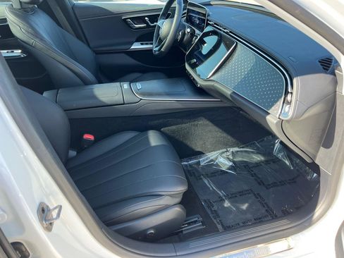 Used 2025 Mercedes-Benz E 350 Sedan image 13