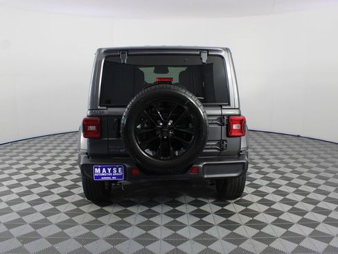 Used 2025 Jeep Wrangler Unlimited Sahara AWD/4WD image 22