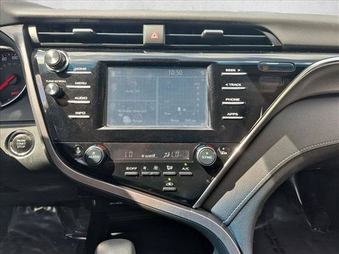 Used 2018 Toyota Camry XSE FWD image 13