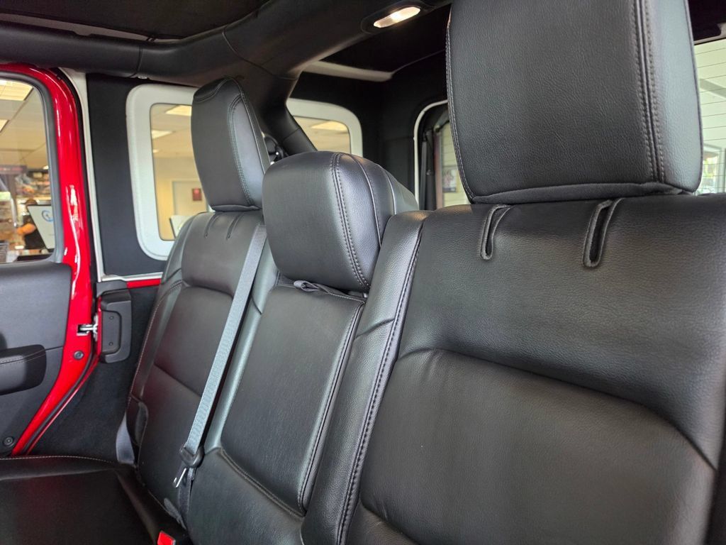 Used 2022 Jeep Wrangler Unlimited Rubicon AWD/4WD image 20