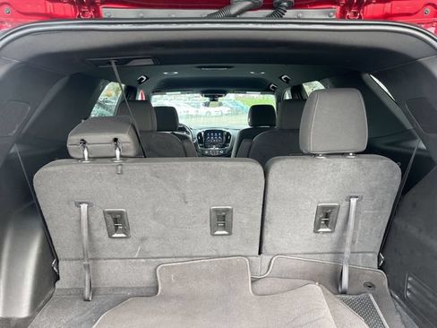 Used 2023 Chevrolet Traverse LT FWD image 17