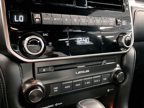 Used 2022 Lexus GX 460 Premium w/ Premium Package AWD/4WD image 35