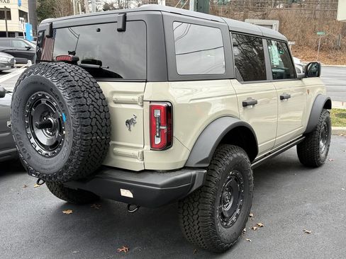 New 2025 Ford Bronco Badlands w/ Sasquatch Package image 3
