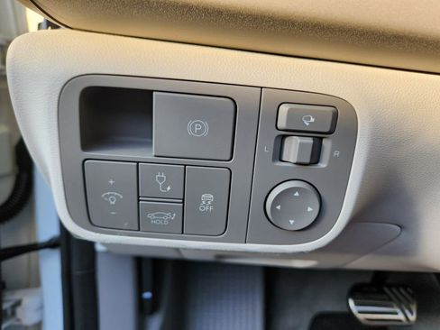 New 2025 Hyundai Ioniq 6 Limited image 13