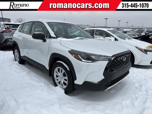 Used 2024 Toyota Corolla Cross L image 1