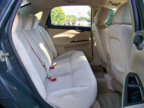 Used 2009 Chevrolet Impala LT image 38