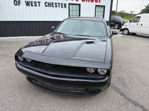 Used 2014 Dodge Challenger SRT8 Core RWD image 2