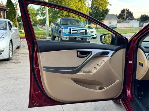 Used 2013 Hyundai Elantra GLS w/ Preferred Pkg image 5