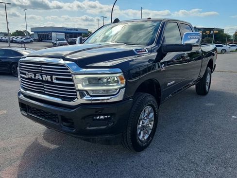 Used 2024 RAM 2500 Laramie AWD/4WD image 3