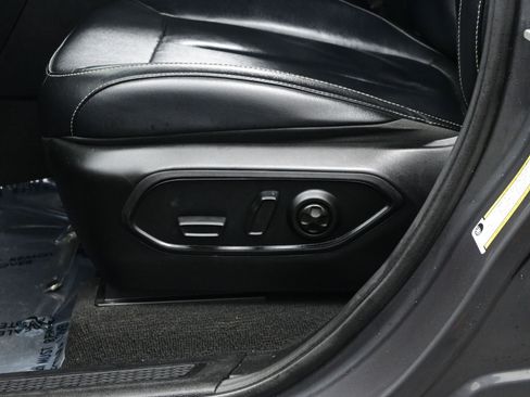 Used 2022 Jeep Grand Cherokee Limited image 11