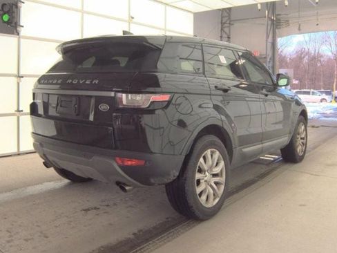 Used 2017 Land Rover Range Rover Evoque SE image 3