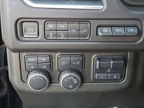 Used 2021 Chevrolet Suburban High Country w/ Premium Package image 35