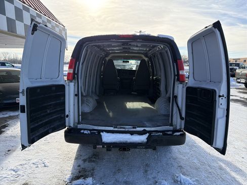 Used 2021 Chevrolet Express 2500 w/ Driver Convenience Package image 3
