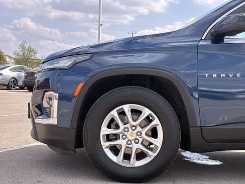 Used 2023 Chevrolet Traverse LS FWD image 14