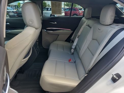 Certified 2023 Cadillac XT4 Luxury FWD image 16