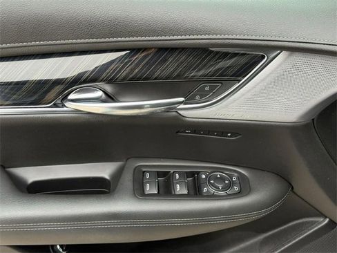 Used 2020 Cadillac XT6 Premium Luxury image 15