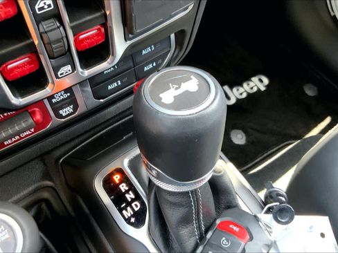 Used 2024 Jeep Wrangler Unlimited Rubicon AWD/4WD image 33