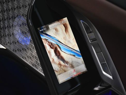 Used 2024 BMW i7 xDrive60 AWD/4WD image 17