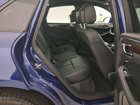 Used 2023 Porsche Macan image 36