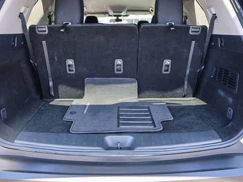 Used 2025 Nissan Pathfinder S FWD image 12