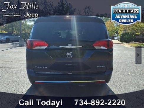 Used 2020 Chrysler Pacifica Limited w/ Tire & Wheel Group image 7