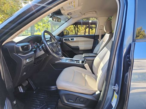 Used 2020 Ford Explorer XLT w/ Equipment Group 202A image 18