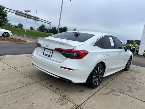 Used 2024 Honda Civic EX image 11