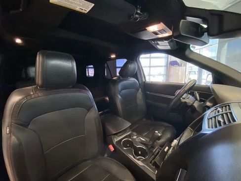 Used 2018 Ford Explorer Sport w/ Equipment Group 401A image 28
