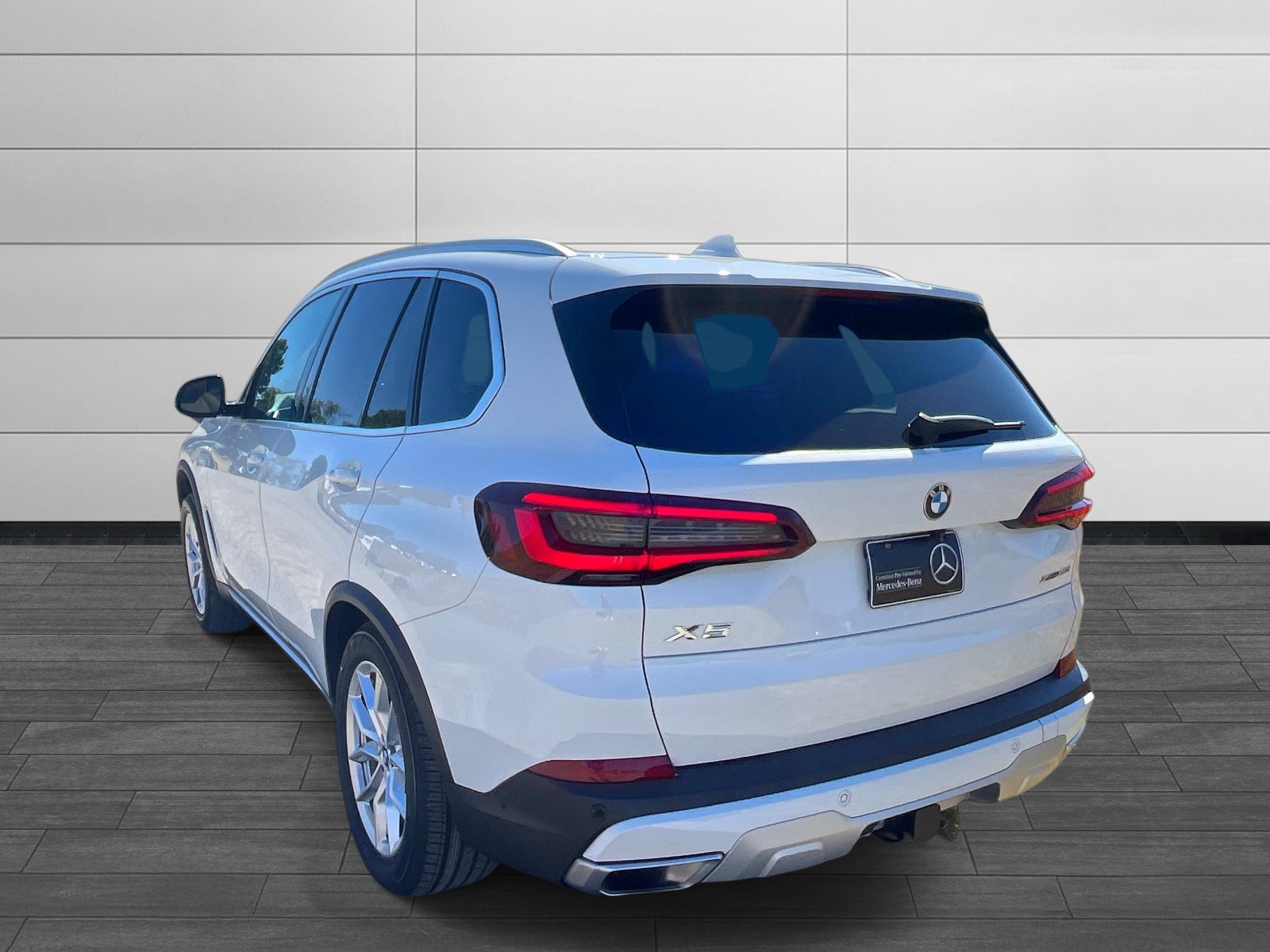 Used 2023 BMW X5 xDrive40i w/ Premium Package AWD/4WD image 5
