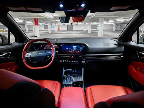 Used 2026 Kia Sportage SX image 3