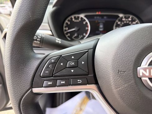 Used 2025 Nissan Altima 2.5 SV FWD image 19
