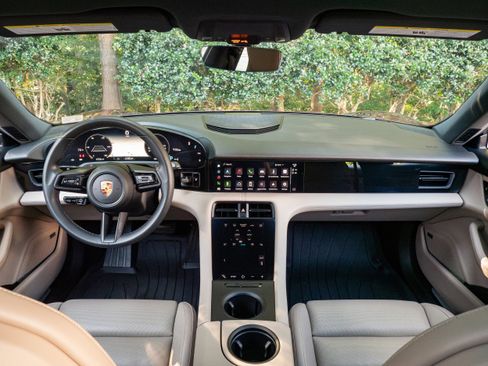 Used 2022 Porsche Taycan 4S image 25