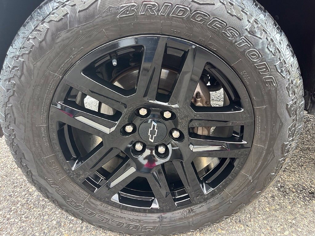 Used 2023 Chevrolet Colorado Trail Boss w/ Technology Package AWD/4WD image 12