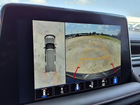 Used 2022 Chevrolet Tahoe RST w/ Sport Performance Package image 18