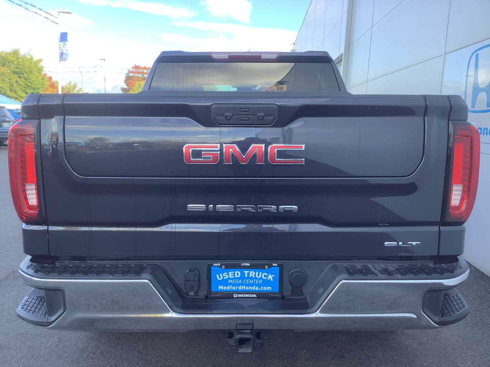 Used 2025 GMC Sierra 1500 SLT AWD/4WD image 5