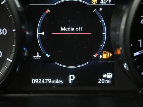 Used 2018 Land Rover Discovery Sport HSE Luxury image 28