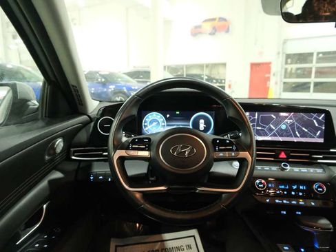 Used 2023 Hyundai Elantra SEL w/ Convenience Package image 29