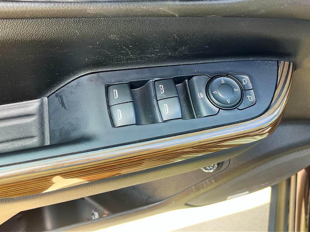 Used 2022 GMC Acadia SLE w/ Driver Convenience Package AWD/4WD image 18