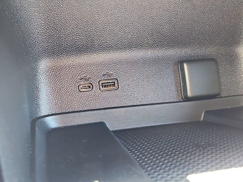Certified 2025 Chevrolet Traverse LT AWD/4WD image 18