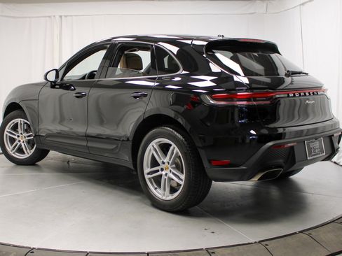 Certified 2025 Porsche Macan image 3