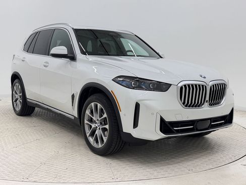 Used 2025 BMW X5 xDrive40i w/ Climate Comfort Package image 7