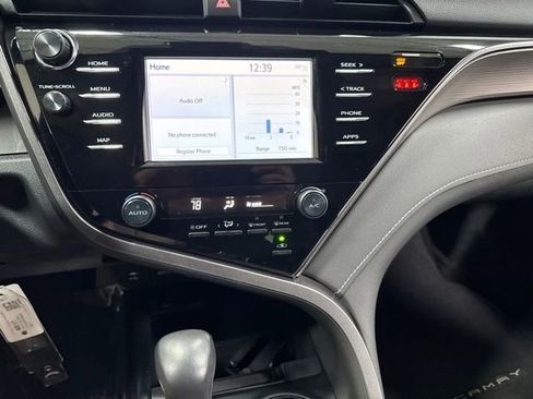Used 2019 Toyota Camry SE w/ Carpet Mat Package FWD image 17
