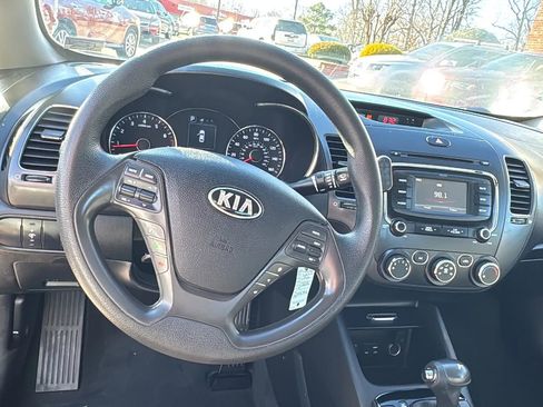 Used 2017 Kia Forte LX w/ LX Popular Package image 9