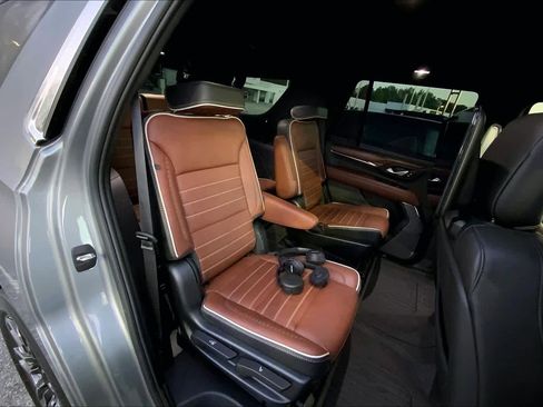 Used 2023 GMC Yukon Denali Ultimate image 18