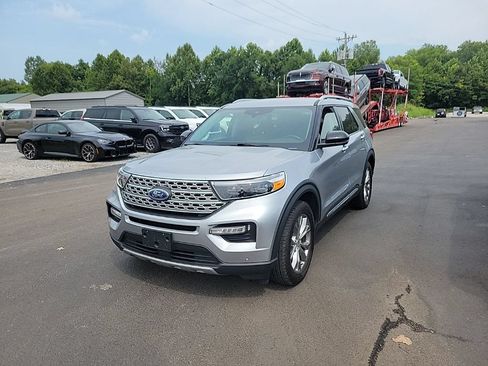 Used 2022 Ford Explorer Limited w/ Equipment Group 301A AWD/4WD image 2