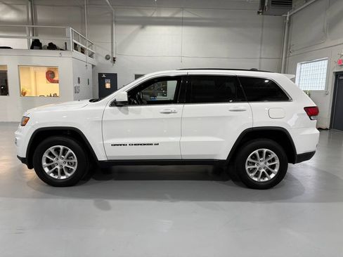 Used 2022 Jeep Grand Cherokee Laredo E w/ Security & Convenience Group AWD/4WD image 4